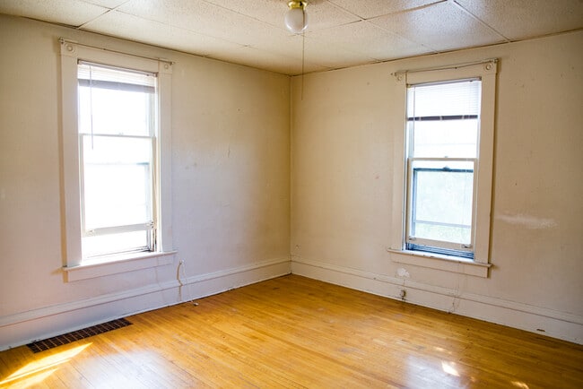 Photo - 1303 E Hennepin Ave