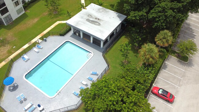 9233 SW 8th St Unit 218