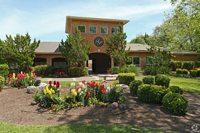 Building Photo - Forest Park Apartment Homes