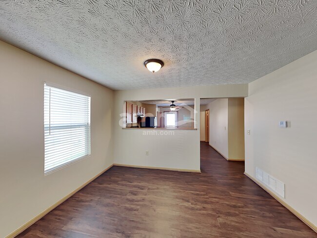 Photo - 7516 Hemrich Dr