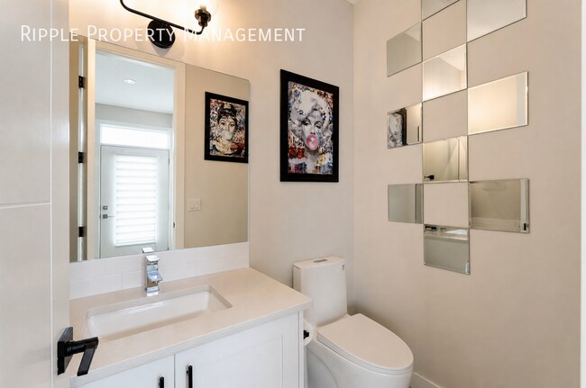 Photo - MODERN & SPACIOUS 3 BEDS, 3.5 BATHS TOWNHOUSE | EXCLUSIVE ROOF-TOP PATIO Unit 2