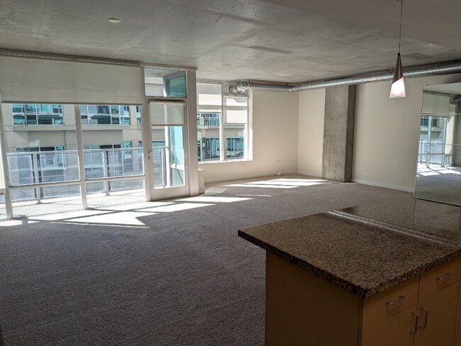 Photo - 1080 Park Blvd Unidad 517