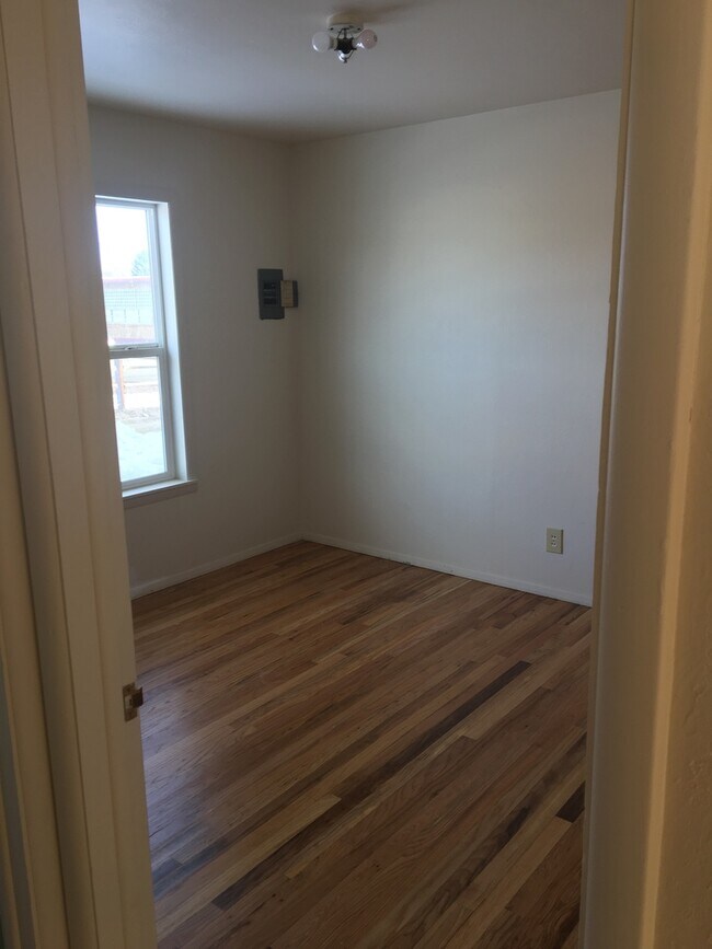 Photo - Great Location - 2 bedroom 1 bath duplex unit