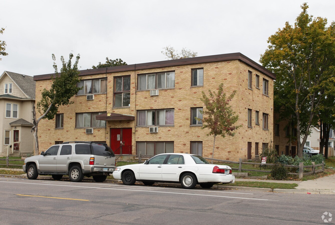 Photo - 2700 Plymouth Ave N Apartments