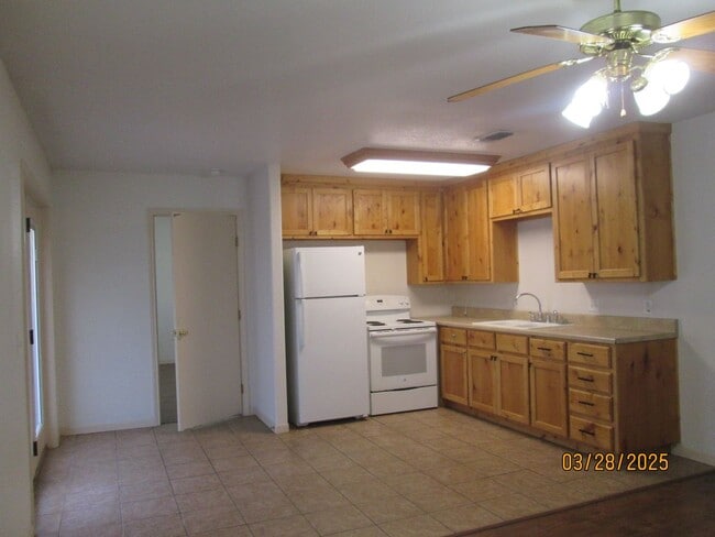 Photo - 2601 W 5th St