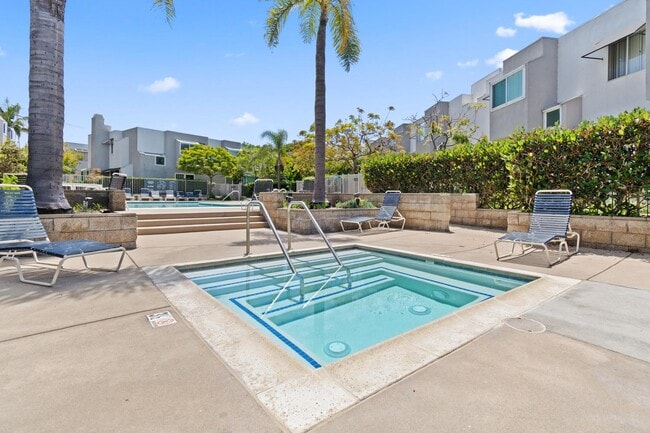 Photo - 501 Herondo St