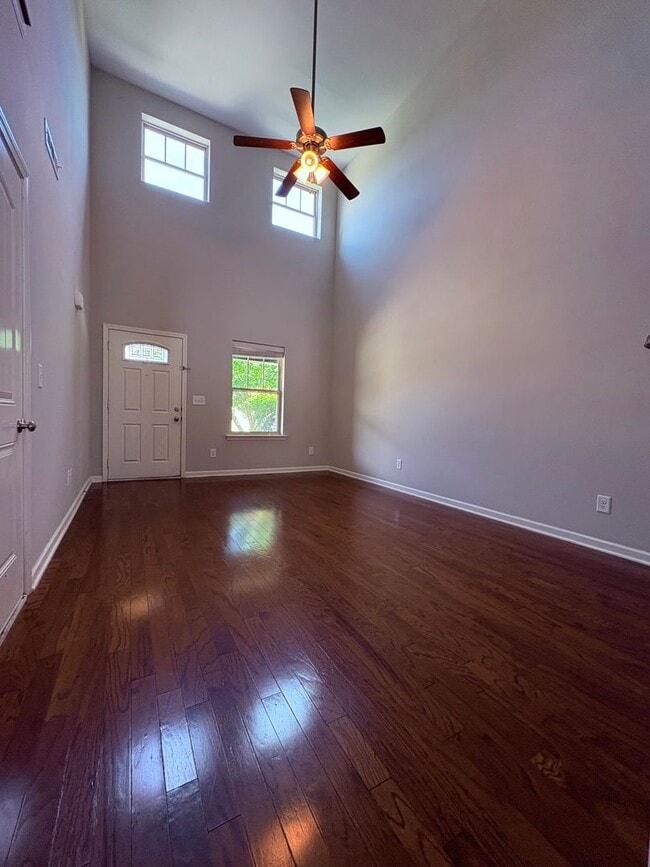 Photo - Stunning Stratford Park Townhome