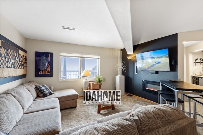 Building Photo - 1045 Sagewood Pl Unit Lower