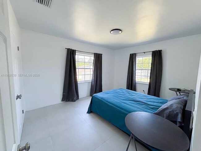 Photo - 601 De Leon Dr