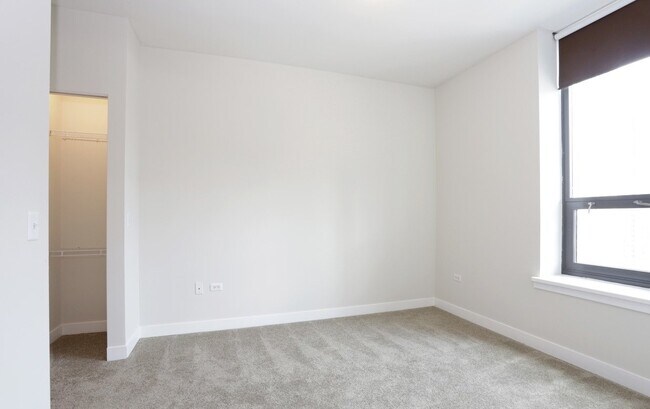 Photo - 697 W Wayman St