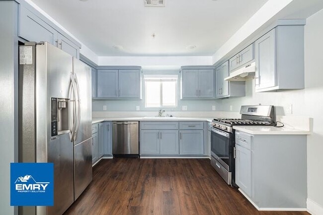 Building Photo - Gorgeous 3 Bd 2 Ba Duplex for Rent!