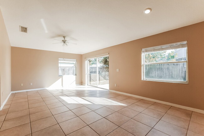 Photo - 1040 Shale Trail St