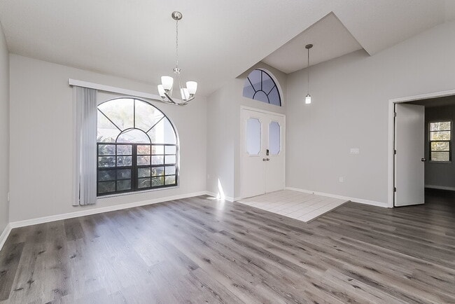 Photo - 4828 Crestknoll Ln