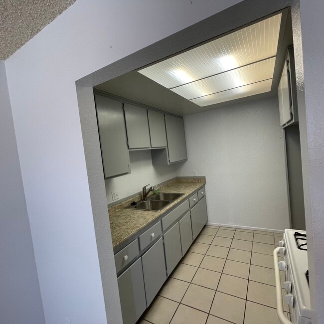 Photo - 12996 Navajo Rd Unidad B