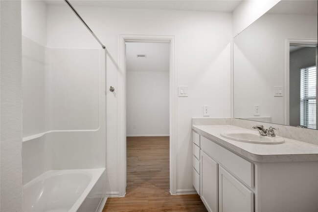 Photo - 104 Pine Bend Ct