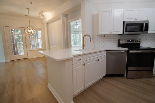 Photo - 2012 Telfair Way Unit 2012