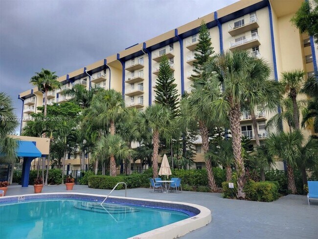 4550 NW 9th St Unit 512E