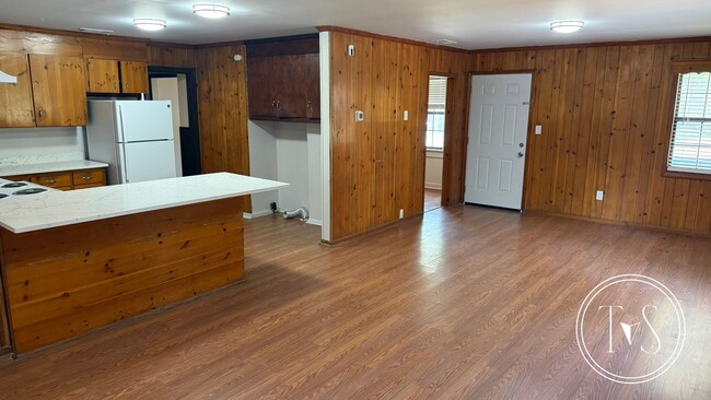 Photo - 416 Pinehurst Pl