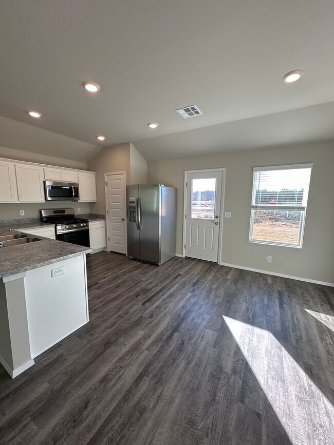 Photo - *Pre-leasing* NEWER Three Bedroom | Two Ba...