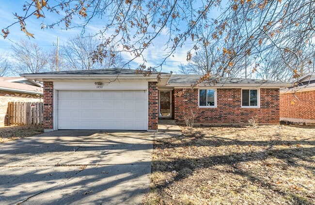 Photo - Updated 5 bedroom | 2 bath | 2 car garage | WALK OUT BASEMENT | Fenced backyard | Close to downto...