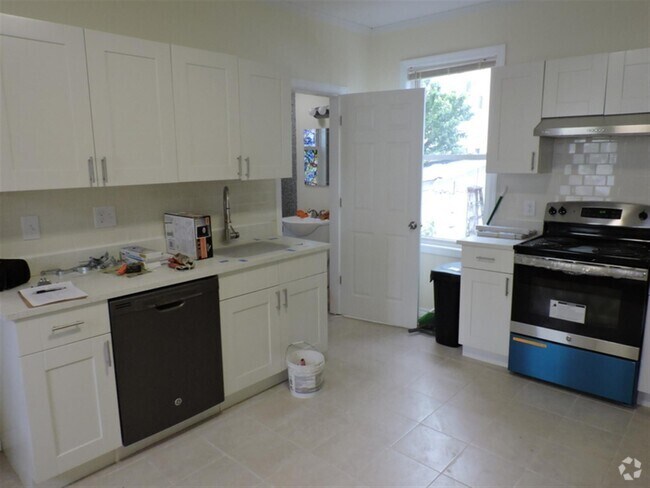 Building Photo - 47 Dane St Unit #2 Rental