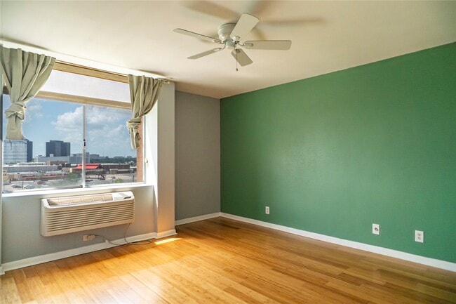 Building Photo - 7510 Hornwood Dr Unit 705