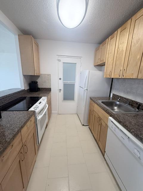 Photo - 2555 NE 11th St Unit 402