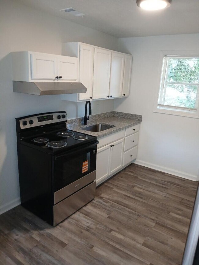 758 Terminal Ct