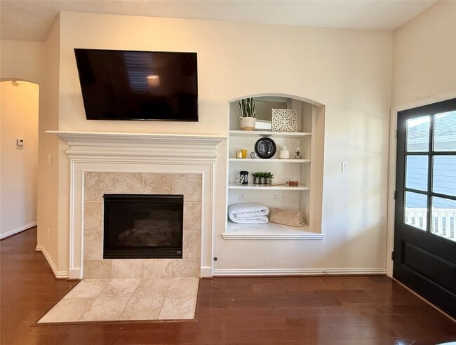 Building Photo - 98 W Montfair Blvd