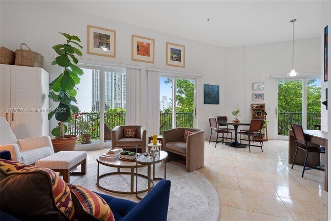 Photo - 2701 SW 3rd Ave Unidad 303