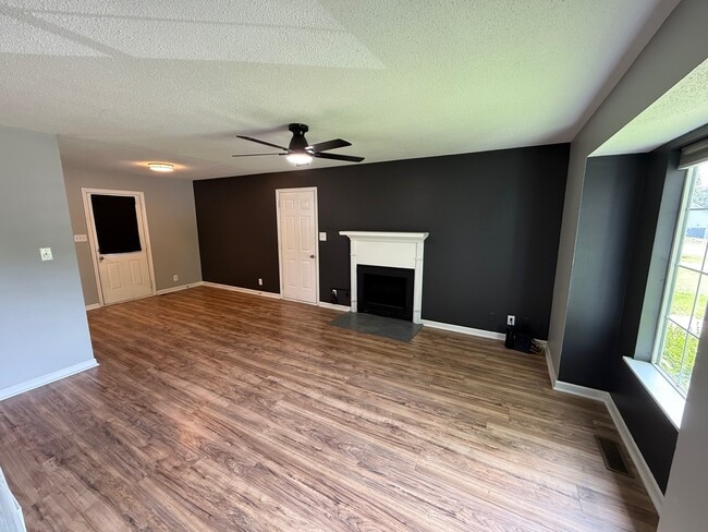 Photo - 2011 Windroe Dr