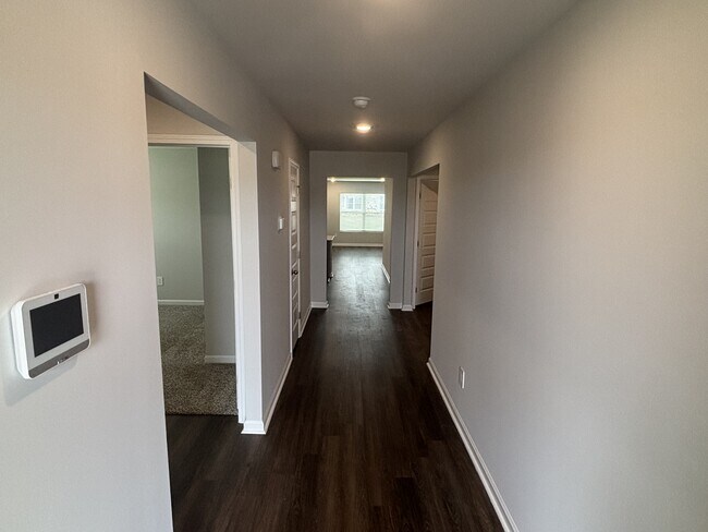 Photo - 104 Settlement Dr