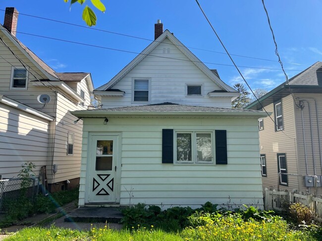 Photo - 4 Bedroom Home in Duluth - Available Now!