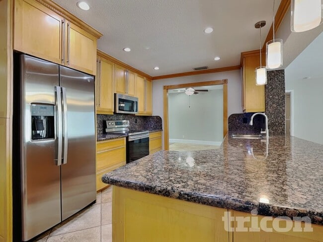 Photo - 507 Edmonton Ct