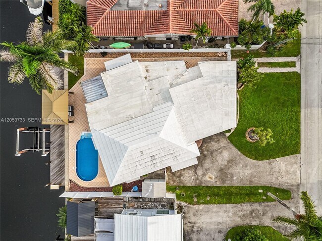 Photo - 2424 NE 18th Ave