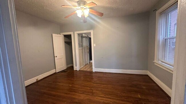 Photo - 5042-5044-5044 Pernod Ave Unit 5044 1F