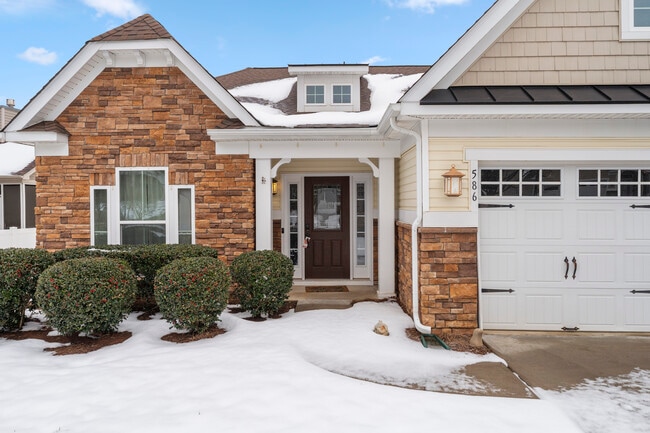 Photo - 586 Harrison Dr NW