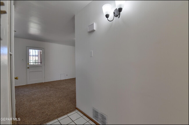 Photo - 10605 Kinross Ave