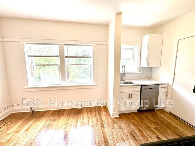 Photo - 1065 W Dakin St Unit #3