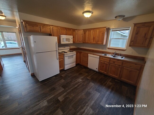 Photo - 2418-2420 Ernest Unidad 2418 Ernest Ave