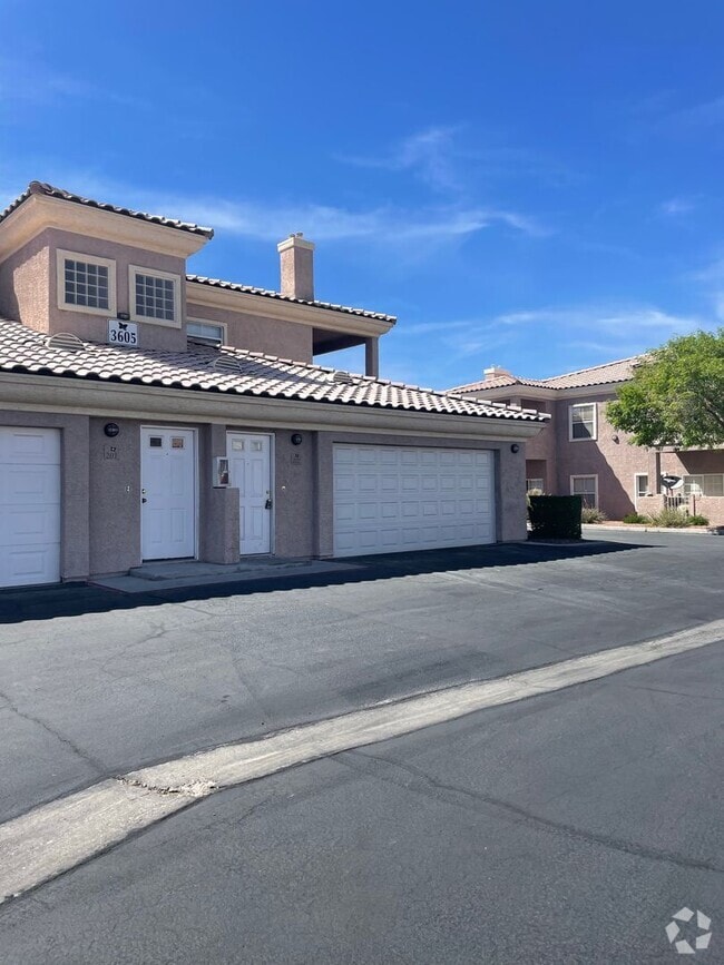 Building Photo - Beautiful open floor plan located in a gat... Rental