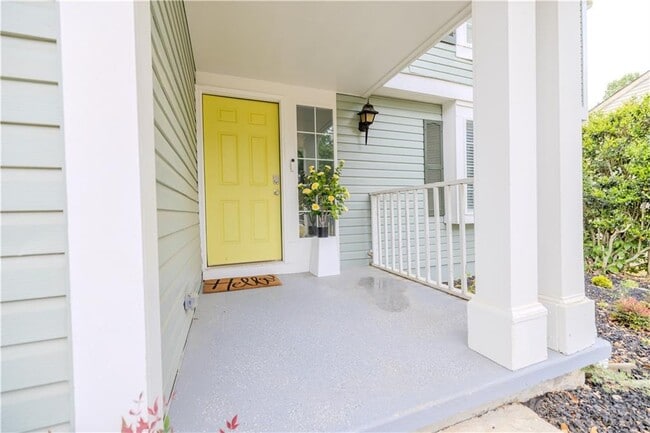 Building Photo - 2073 Raintree Pl