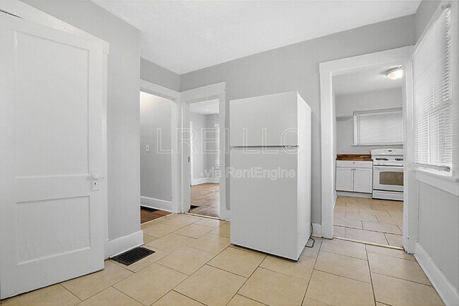 Photo - 627 S 38th St