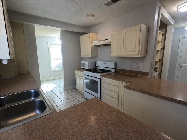 Photo - 75 Willowwood Cir