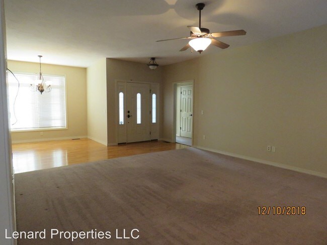 Photo - 3 br, 2 bath House - 1015 E Waterford Blvd