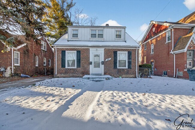 Building Photo - 10067 Grayton St Unit 2 - Upper