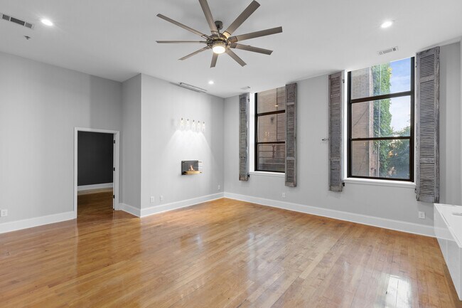 Photo - 936 Broad St Unit 211