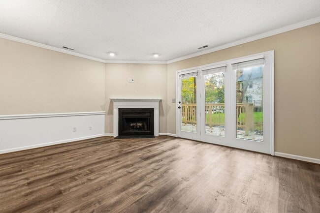 Photo - Charming 2 bed, 2.5 bath townhome with dec...