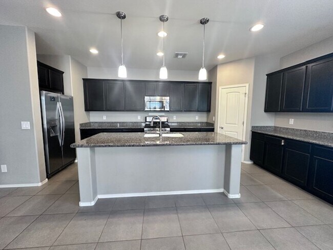 Photo - Spacious 3 Bed 2 Bath Home in Desirable Peoria Location