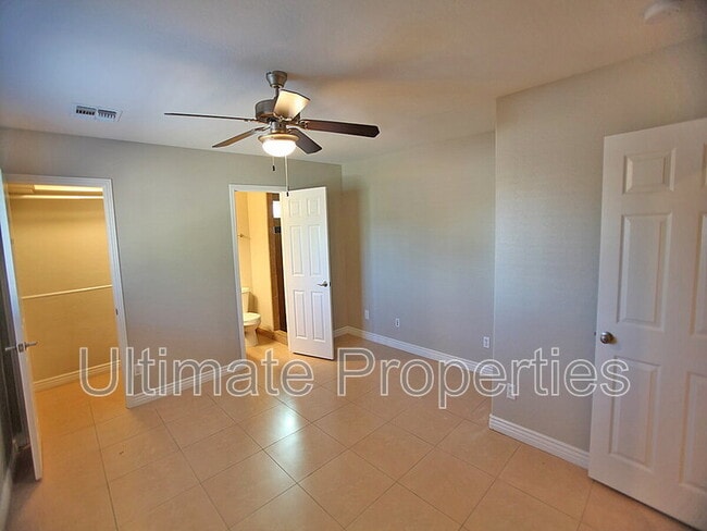 Photo - 1003 W Howe St